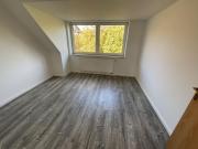 Helle, geräumige 3 ZKB Dachgeschosswohnung mit Balkon in...