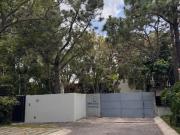 Venta terreno dentro de coto Charcos Azules con doble...