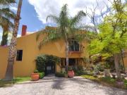 Depa de 2 plantas, ideal para ejecutivo en Los Pinos