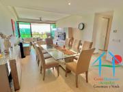 Depa de 4 recámaras con terraza y vista a las albercas y...