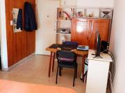 Departamento 1 ambiente con balcon saliente a la calle