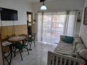 Departamento 1 ambiente y medio a la calle con balcón...