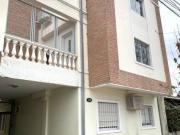 Departamento 2 ambientes con cochera y parrilla en...