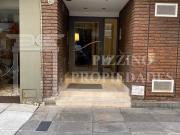 Departamento 2 ambientes con patio, excelente ubicación