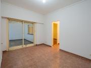 Departamento 2 ambientes con patio planta baja