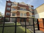 Departamento 2 ambientes impecable al frente con balcon...