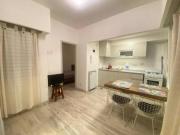 Departamento 2 ambientes reciclado en Plaza Colon