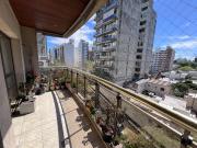 Departamento 2 dormitorios al frente con cochera cubierta Departamento 2 dormitorios al frente con cochera cubierta