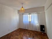 Departamento 3 ambientes a la calle con balcon saliente