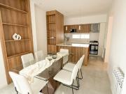 Departamento 3 ambientes a la calle con balcón / Zona centro