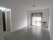 Departamento 3 ambientes con balc?n a la calle