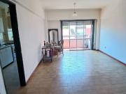 DEPARTAMENTO 3 AMBIENTES CON ESPACIO DE COCHERA SEMIPISO...