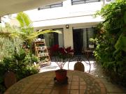 Departamento 3 ambientes con patio en venta en Colegiales