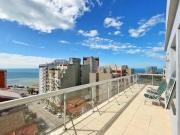 Departamento 3 ambientes con terraza y vista al mar ·...