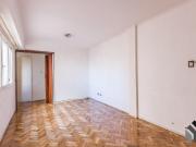 Departamento 3 ambientes por escalera en venta en Coghlan Departamento 3 ambientes por escalera en venta en Coghlan
