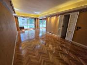 Departamento 4 ambientes con dependecias y cochera en...