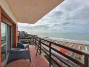 Departamento 4 ambientes en primera linea al mar · Playa...