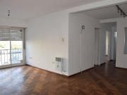 Departamento. 51 entre 3 y 4. 2 dormitorios. Cochera