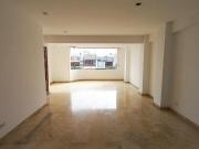 Departamento con 2 cocheras en Chacarilla del Estanque...