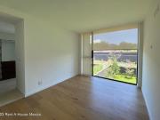 Departamento con 3 recámaras y cuarto de servicio. Santa...