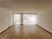 ¡Departamento con Acceso Directo al Elevador y Dos...