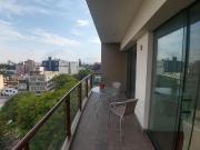 Departamento con amplio balcón y cochera en San Isidro