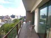 Departamento Con Balcón Amplio Y Cochera En San Isidro
