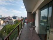 Departamento Con Balcón Amplio Y Cochera En San Isidro a...