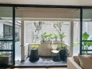 Departamento con balcón privado y roof garden común, en...