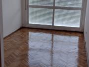 Departamento con cochera, excelente estado