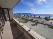 Departamento con finas terminaciones en primera linea,...