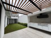 Departamento con jardín en San Juan de Cumbayá 3 dormitorios