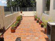 Departamento con patio en Venta Sector Monteserrin