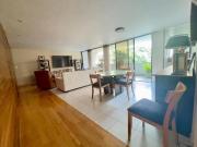 Departamento con terraza y vista al jardín en Lomas de...