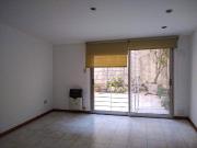 Departamento de 1 dormitorio con patio y parrillero en...