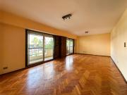 Departamento de 2/3 dormitorios con mega patio y cochera...