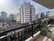 DEPARTAMENTO DE 2 AMB A LA CALLE CON COCHERA