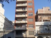 Departamento de 2 ambientes al frente con Cochera fija...