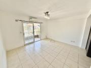 Departamento de 2 ambientes con balcón y cochera en...