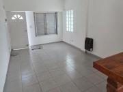 DEPARTAMENTO DE 2 AMBIENTES EN PLANTA BAJA CON PATIO EN...