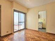 Departamento de 2 ambientes lateral con balcón. Muy luminoso