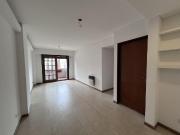 Departamento de 2 dormitorios con balcón en zona centro,...