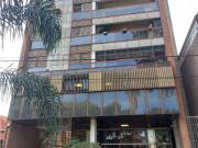 Departamento de 2 dormitorios con cochera. Bv. Rondeau 1146