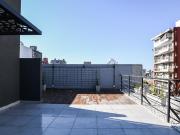 Departamento de 2 dormitorios con patio en abasto