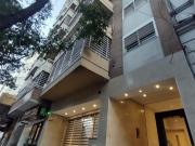 Departamento de 3 ambientes al frente con balcón. 2...