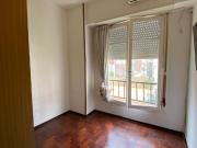 Departamento de 3 ambientes al frente con balcón Muy...