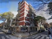 Departamento de 3 ambientes al frente. Living comedor...