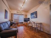 Departamento de 3 ambientes con balcón francés