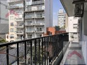 Departamento de 3 ambientes muy luminoso, con balcón...