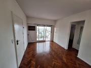 Departamento de 3 ambientes. Piso alto. Cochera